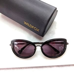 Wildfox Vintage style Chaton sunglasses, Black & chrome w/heart-shaped case